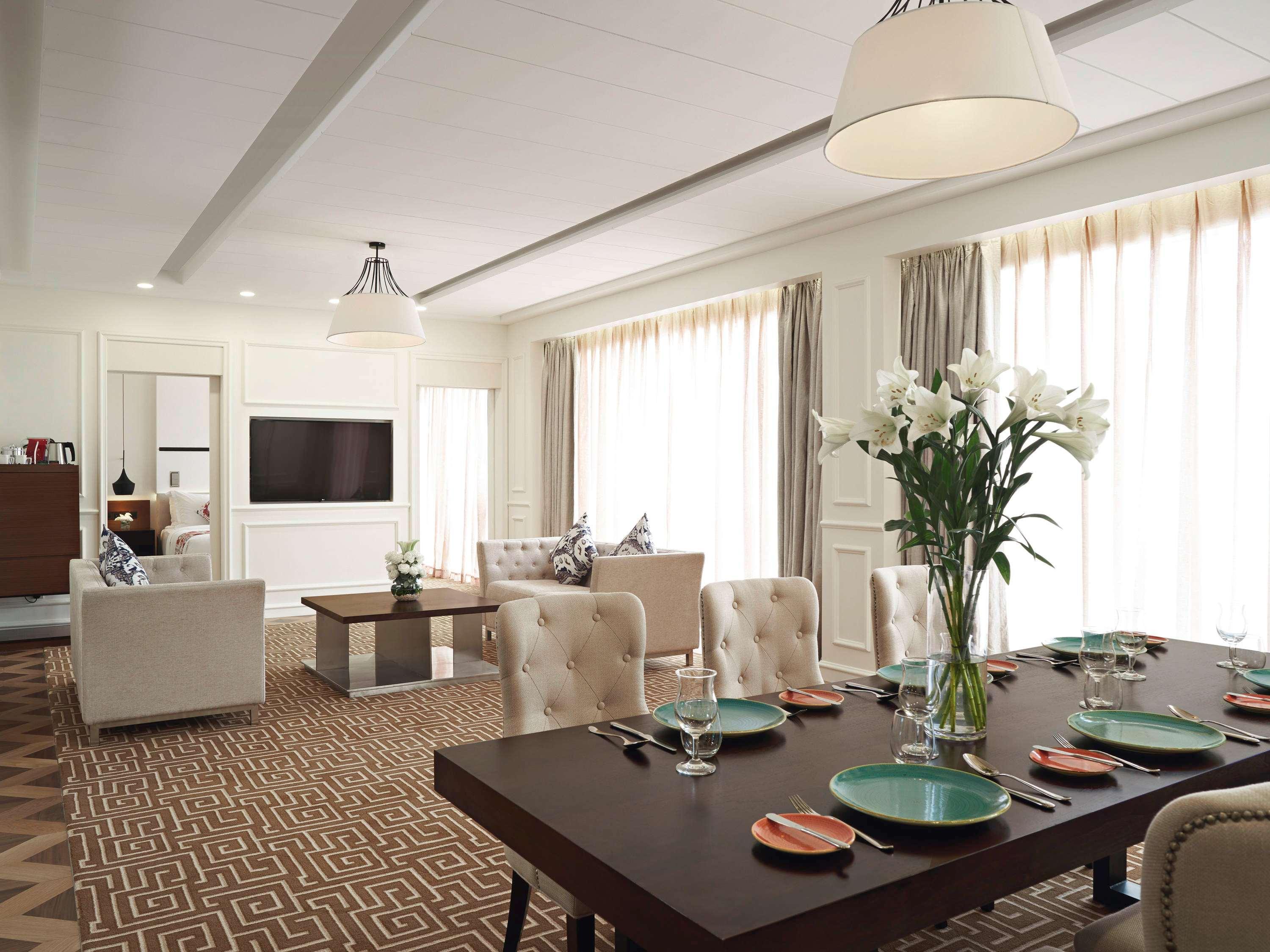 Movenpick Hotel & Convention Centre Klia Сепанг Екстериор снимка A suite at the hotel