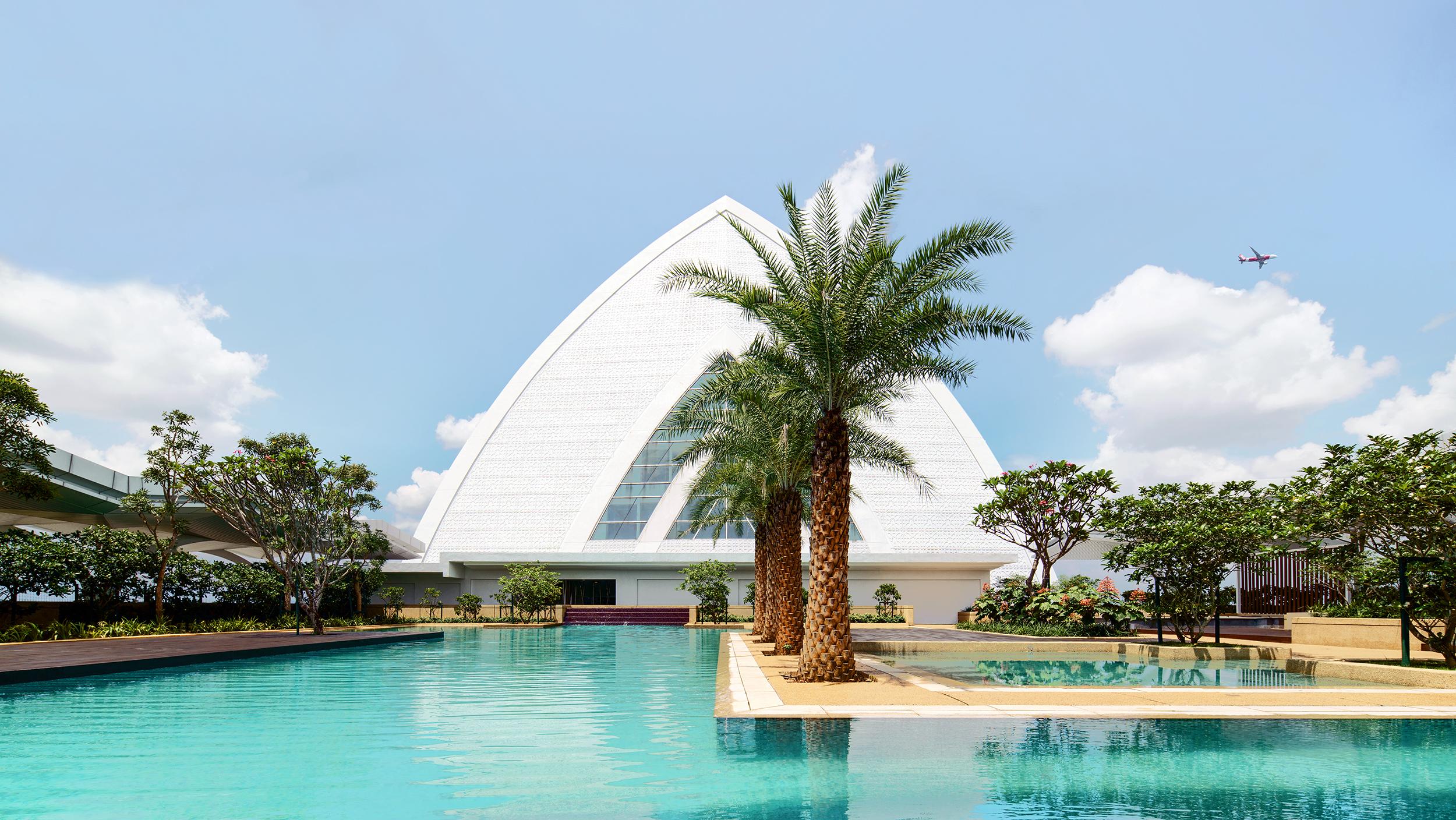 Movenpick Hotel & Convention Centre Klia Сепанг Екстериор снимка The clubhouse at the World of Golf