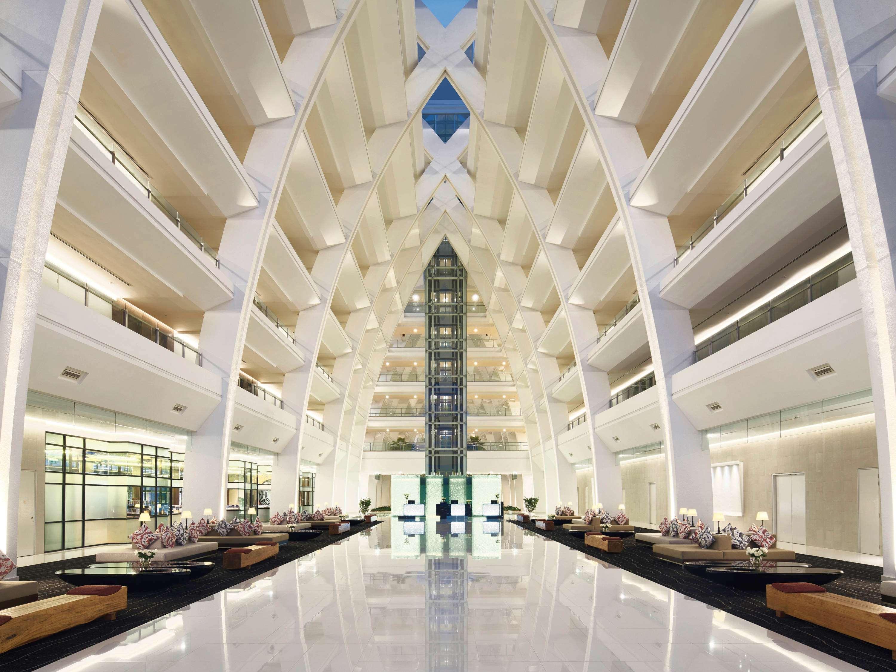 Movenpick Hotel & Convention Centre Klia Сепанг Екстериор снимка The lobby of the hotel