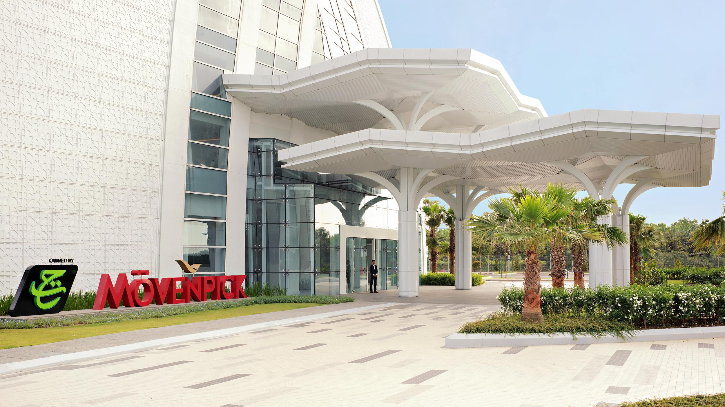 Movenpick Hotel & Convention Centre Klia Сепанг Екстериор снимка The entrance of the museum