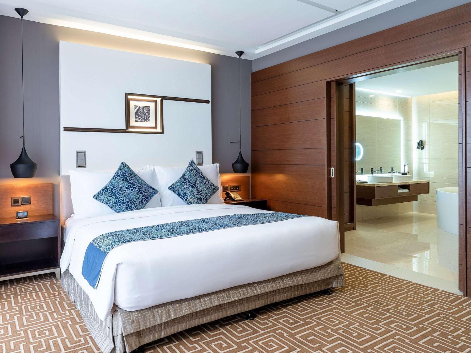 Movenpick Hotel & Convention Centre Klia Сепанг Екстериор снимка A bedroom at the hotel