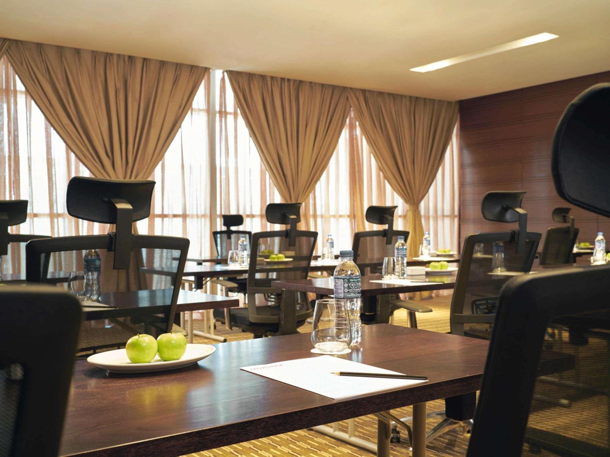 Movenpick Hotel & Convention Centre Klia Сепанг Екстериор снимка Meeting room