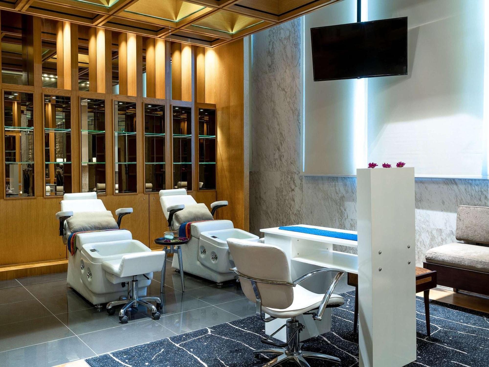 Movenpick Hotel & Convention Centre Klia Сепанг Екстериор снимка The nail salon at The Spa at The Standard, East Village