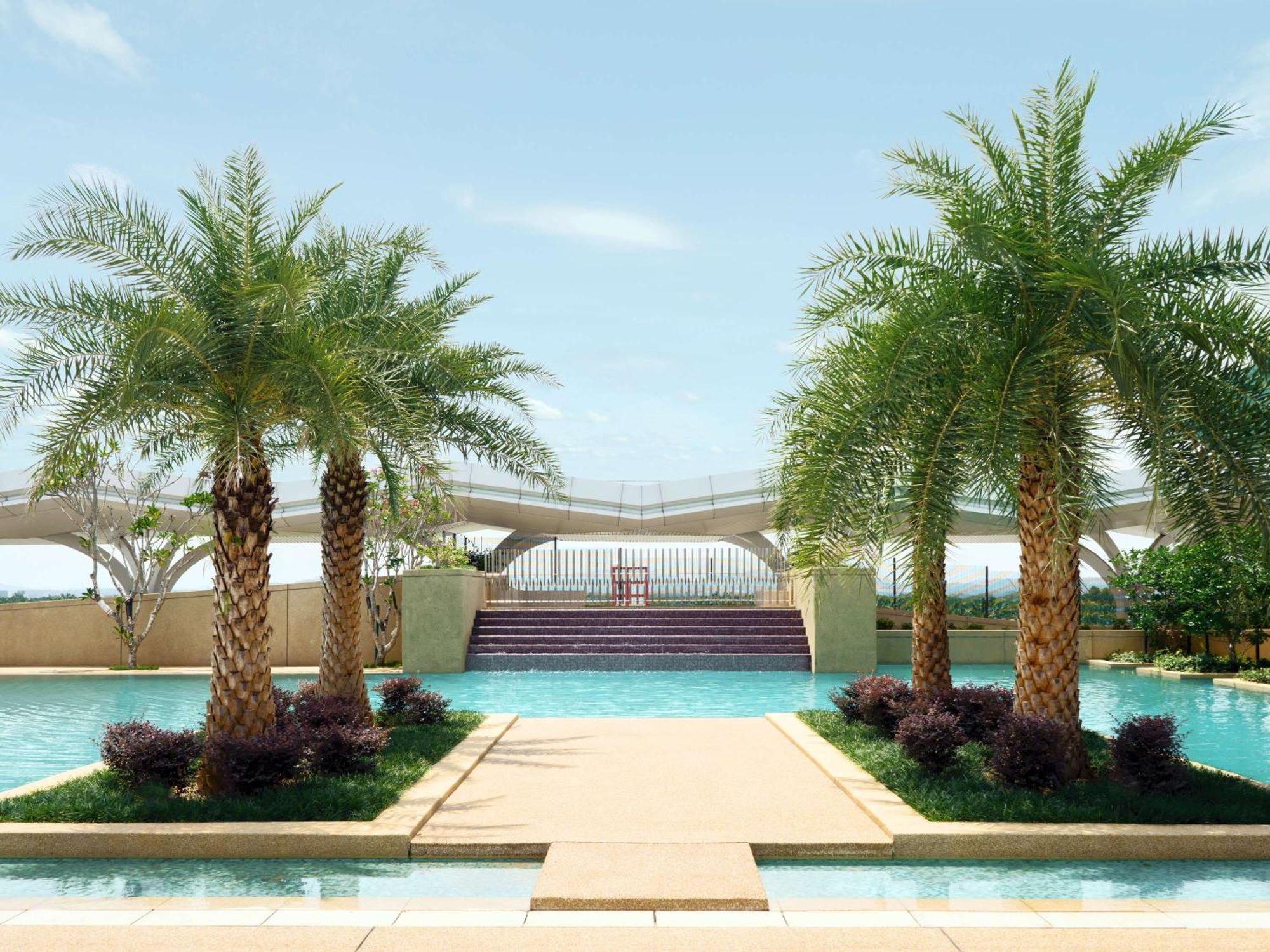 Movenpick Hotel & Convention Centre Klia Сепанг Екстериор снимка The resort's swimming pool