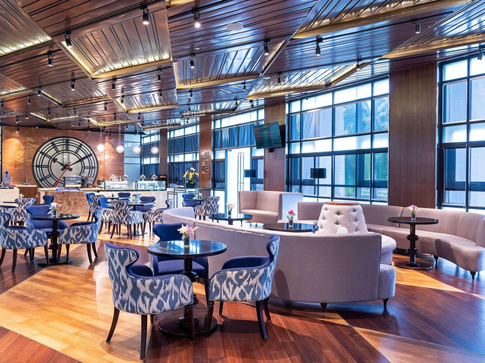 Movenpick Hotel & Convention Centre Klia Сепанг Екстериор снимка The interior of the restaurant