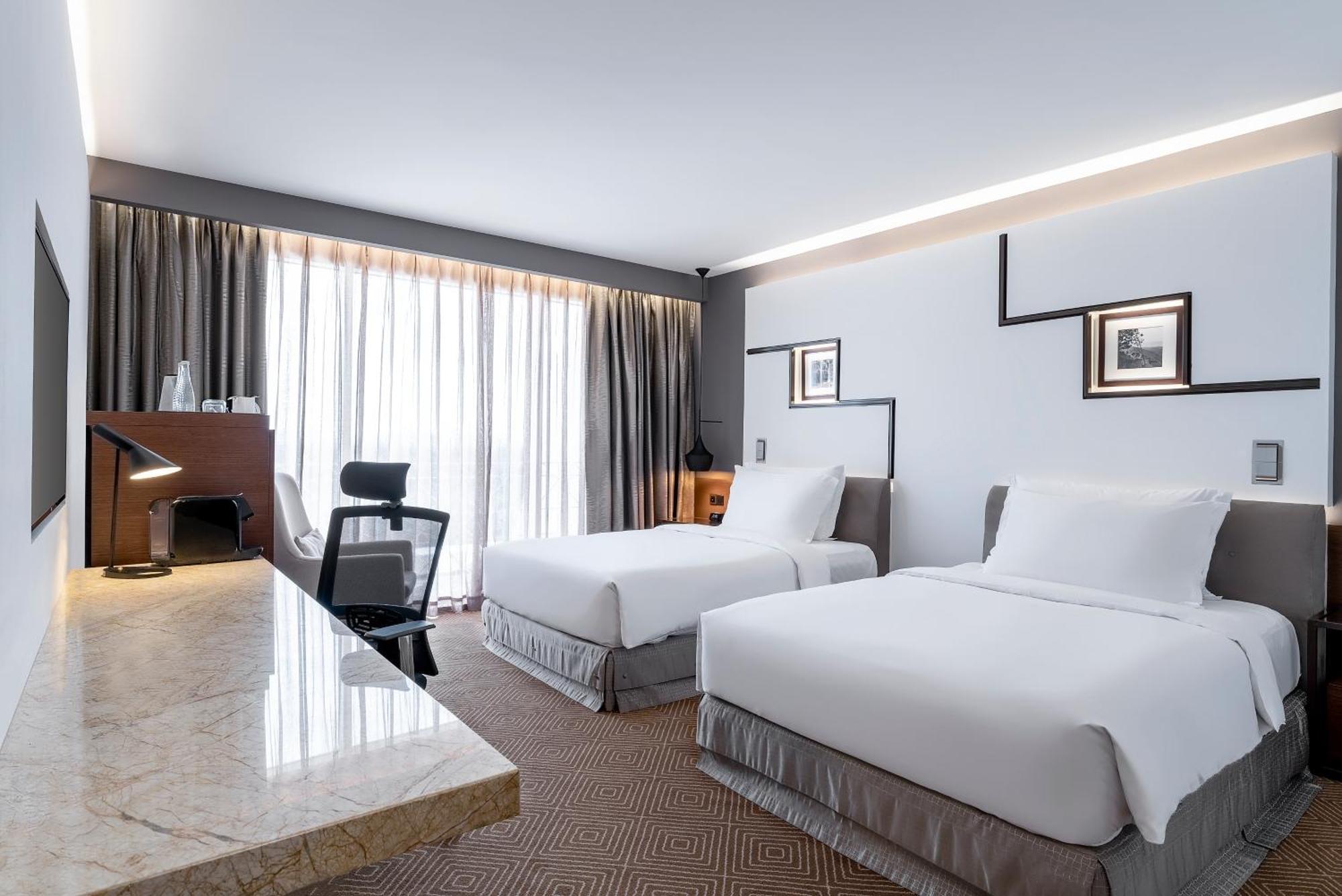 Movenpick Hotel & Convention Centre Klia Сепанг Екстериор снимка