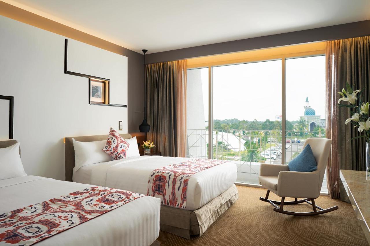 Movenpick Hotel & Convention Centre Klia Сепанг Екстериор снимка
