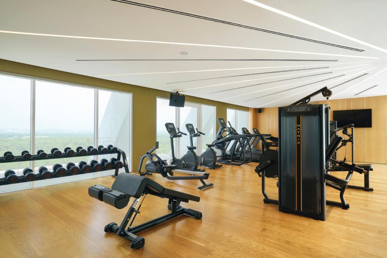 Movenpick Hotel & Convention Centre Klia Сепанг Екстериор снимка The gym at the hotel
