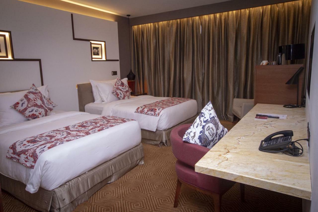Movenpick Hotel & Convention Centre Klia Сепанг Екстериор снимка
